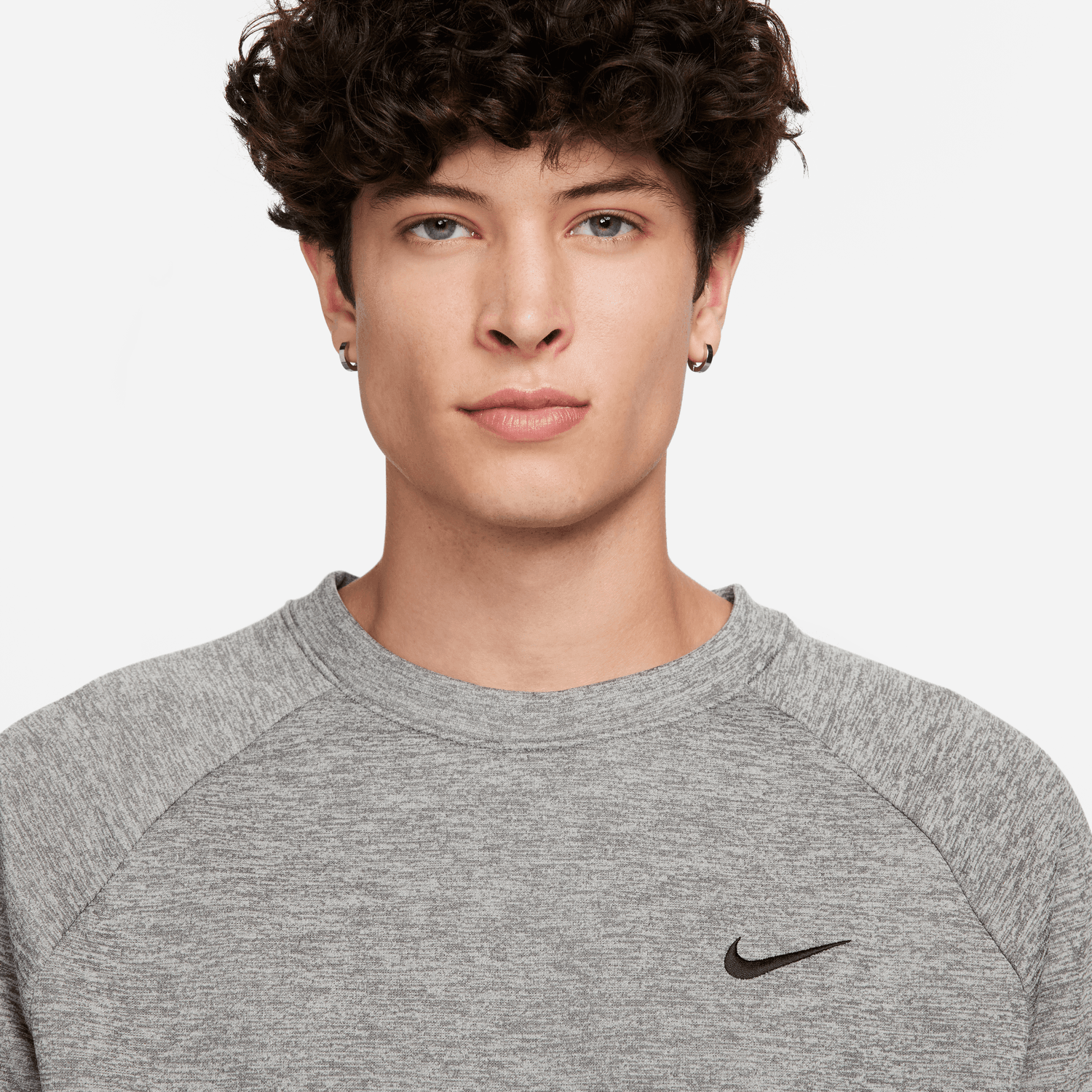 Nike therma top fit crew neck