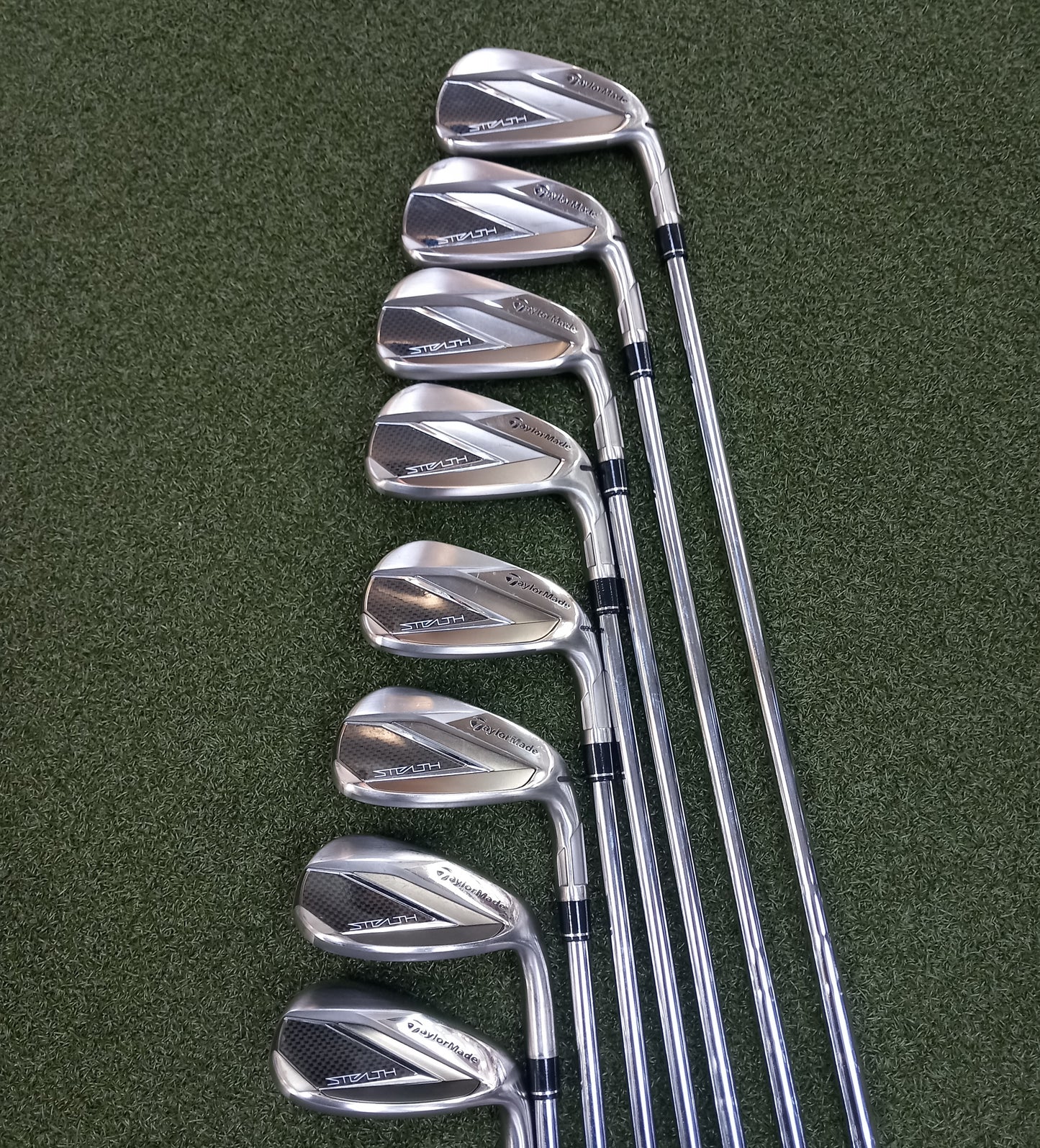 Taylormade Golf Stealth Irons Mens Right Hand 5-LW Regular Pre Owned